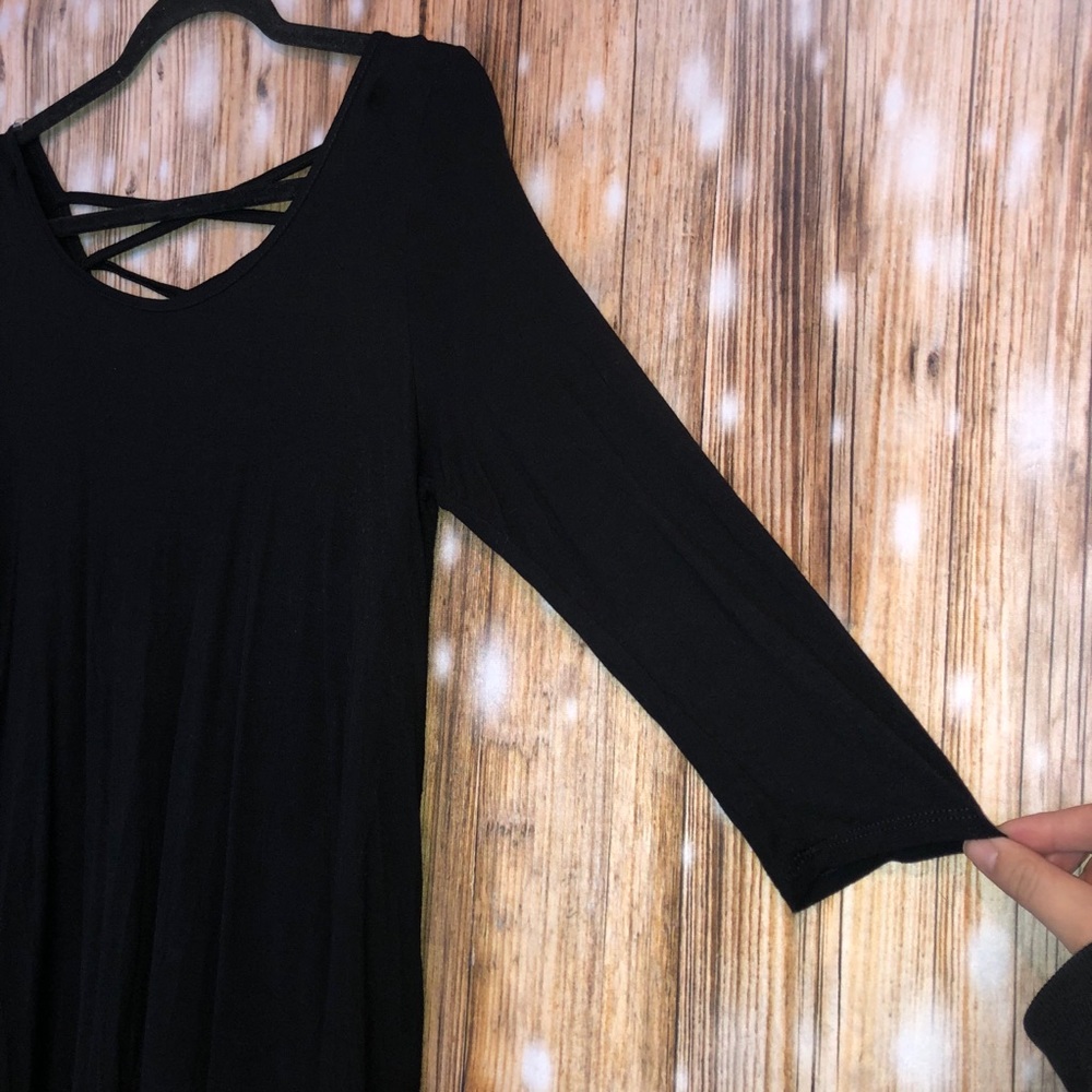 Heart & Hips 3/4 Sleeve Black Tunic Dress - Picture 2 of 6